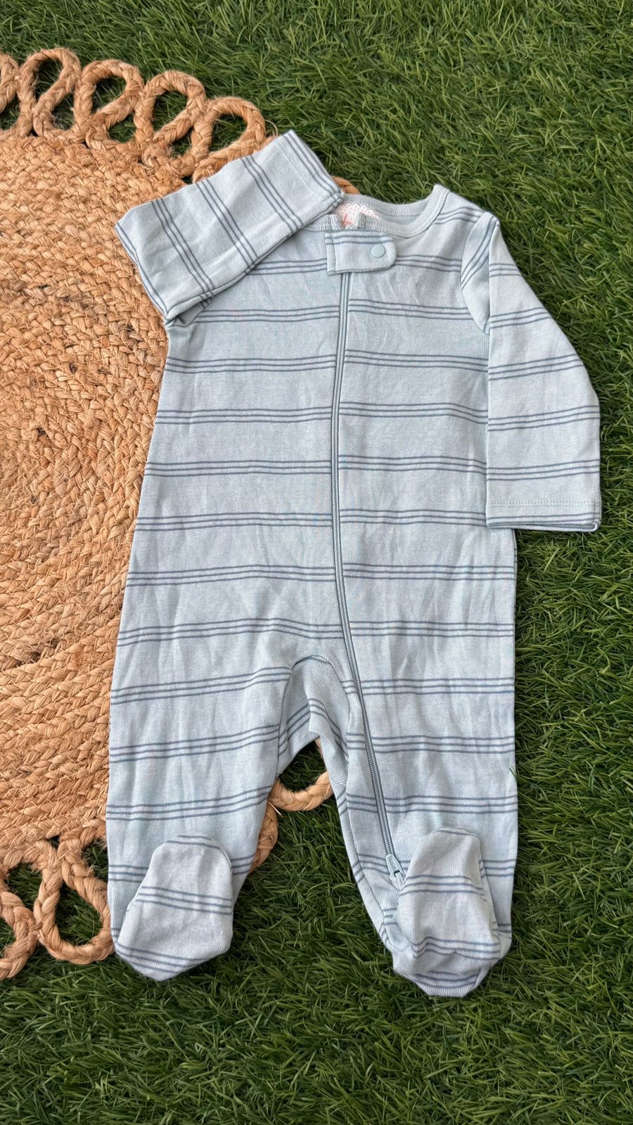 Newborn (0-3 months) Sleepsuits